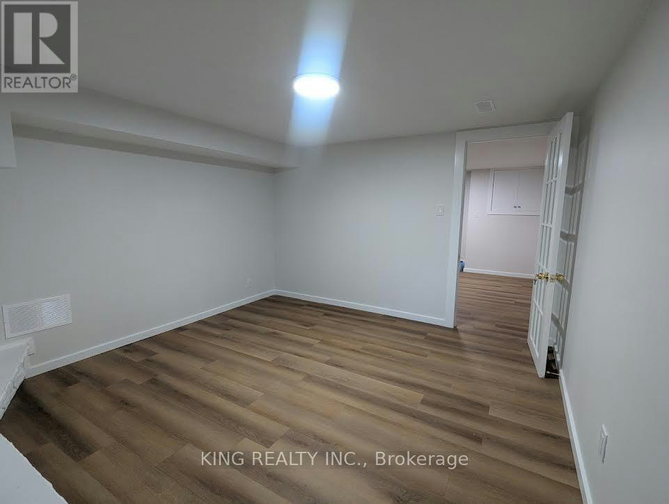 15 Roxaline Street, Toronto, ON, M9P 2Y6 - 12