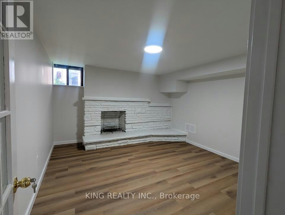 15 Roxaline Street, Toronto, ON, M9P 2Y6 - 14