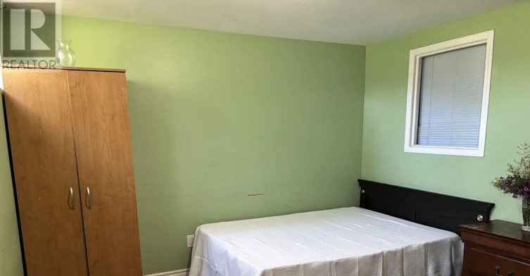 ROOM-15 Sonnet Court, Toronto, ON, M6L 1J6 - 3