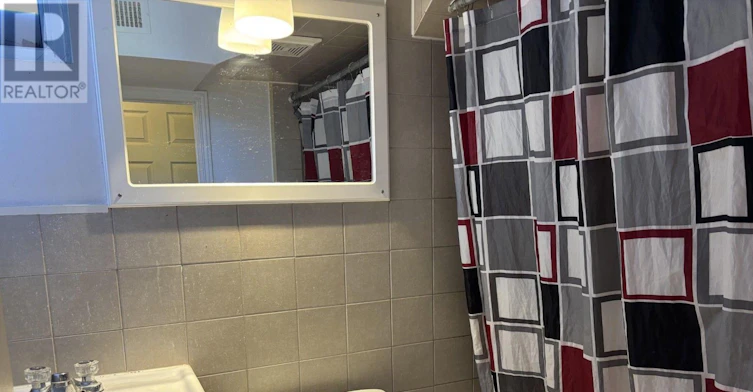 ROOM-15 Sonnet Court, Toronto, ON, M6L 1J6 - 8