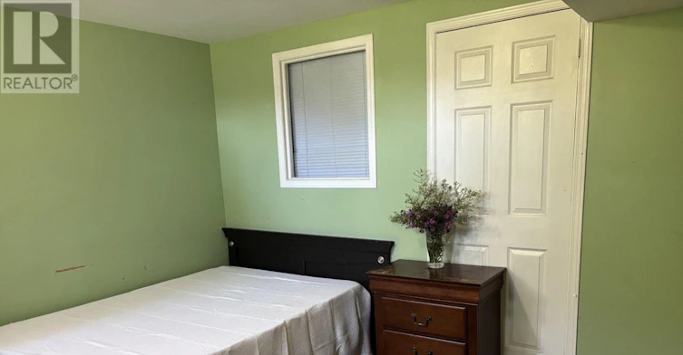 ROOM-15 Sonnet Court, Toronto, ON, M6L 1J6 - 5