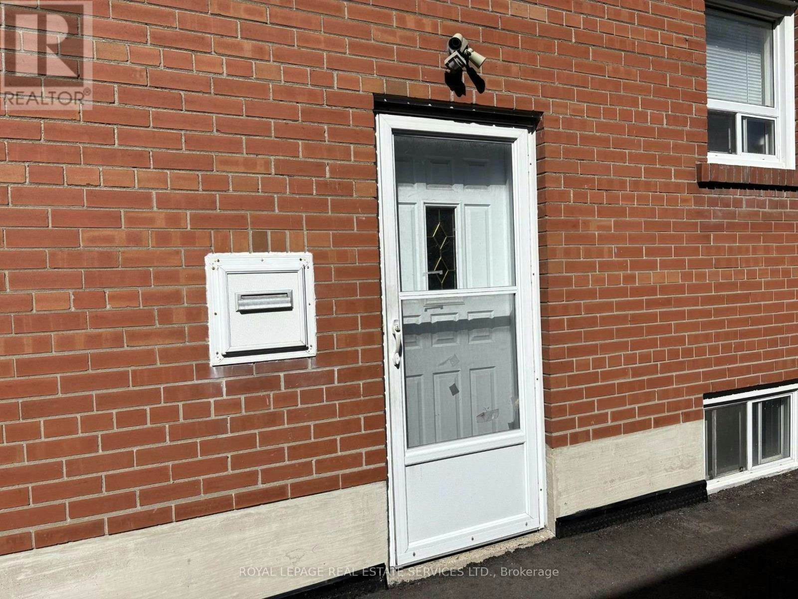 ROOM-15 Sonnet Court, Toronto, ON, M6L 1J6 - 2