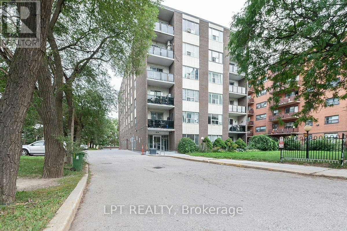 504-315 Dixon Road, Toronto, ON, M9R 1S1
