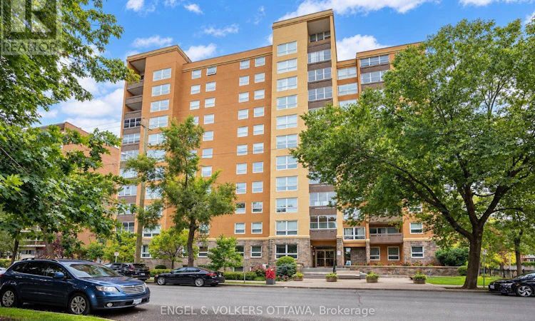 5-373 Laurier Avenue E