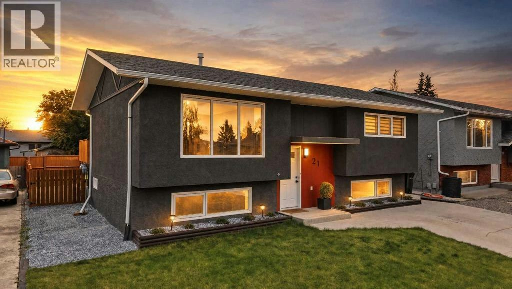 21 Parkland Drive, Sylvan Lake, AB, T4S 1J5