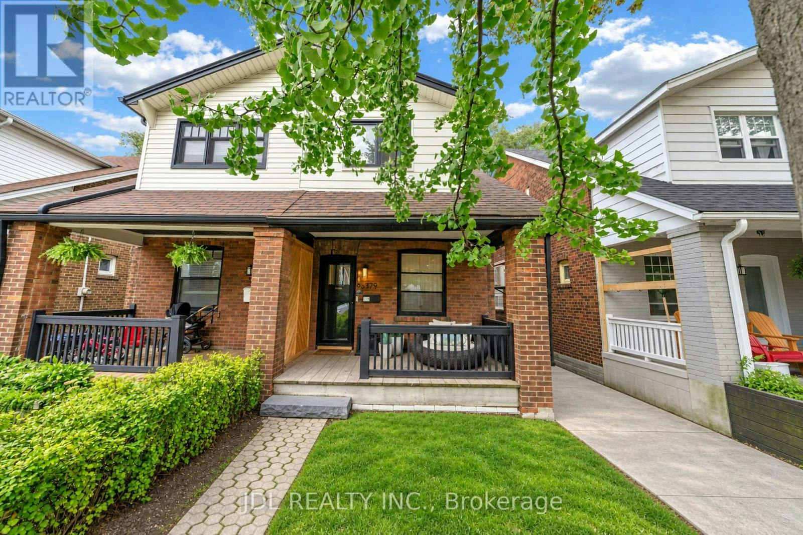 379 Scarborough Road, Toronto, ON, M4E 3N1