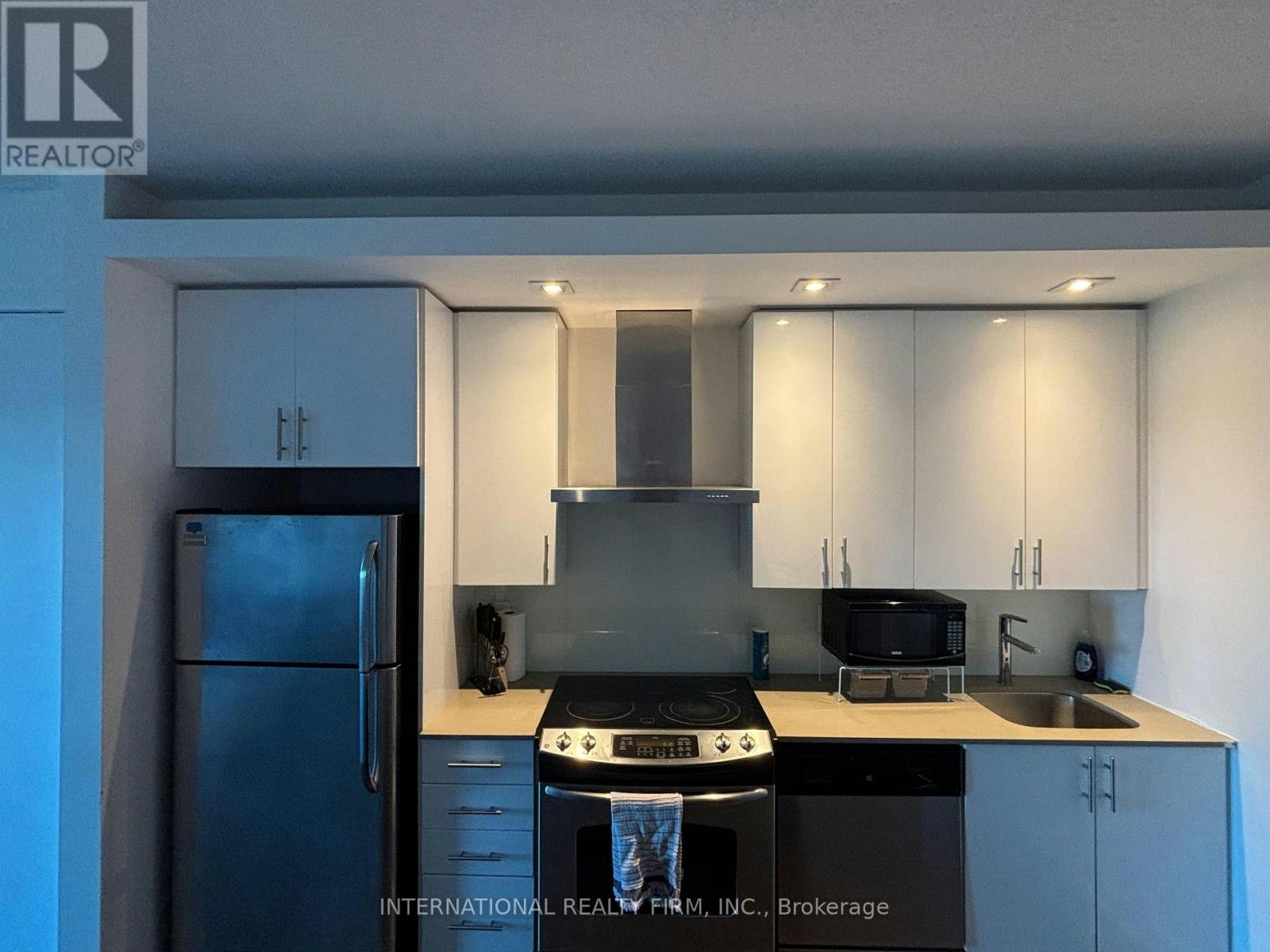 2923-165 Legion Road N, Toronto, ON, M8Y 0B3 - 3