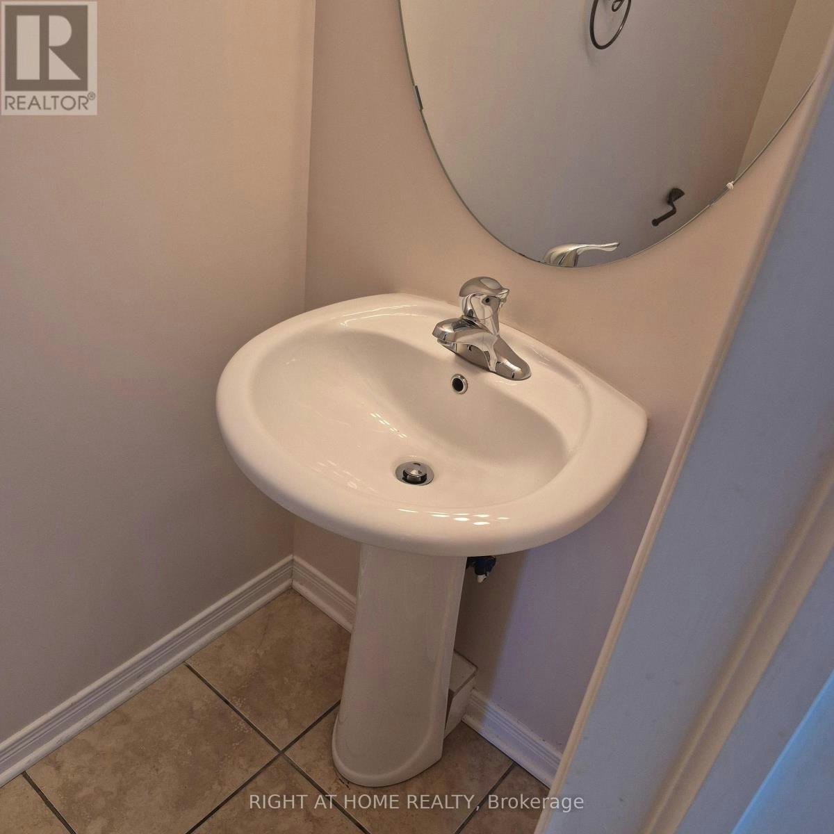 1046 Redtail Private, Ottawa, ON, K1J 0A9 - 10