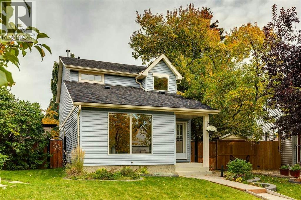 48 Woodglen Court SW, Calgary, AB, T2W 4K3