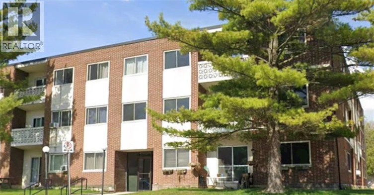 107-54 Country Hill Drive, Kitchener, ON, N2E 1R7 - 2