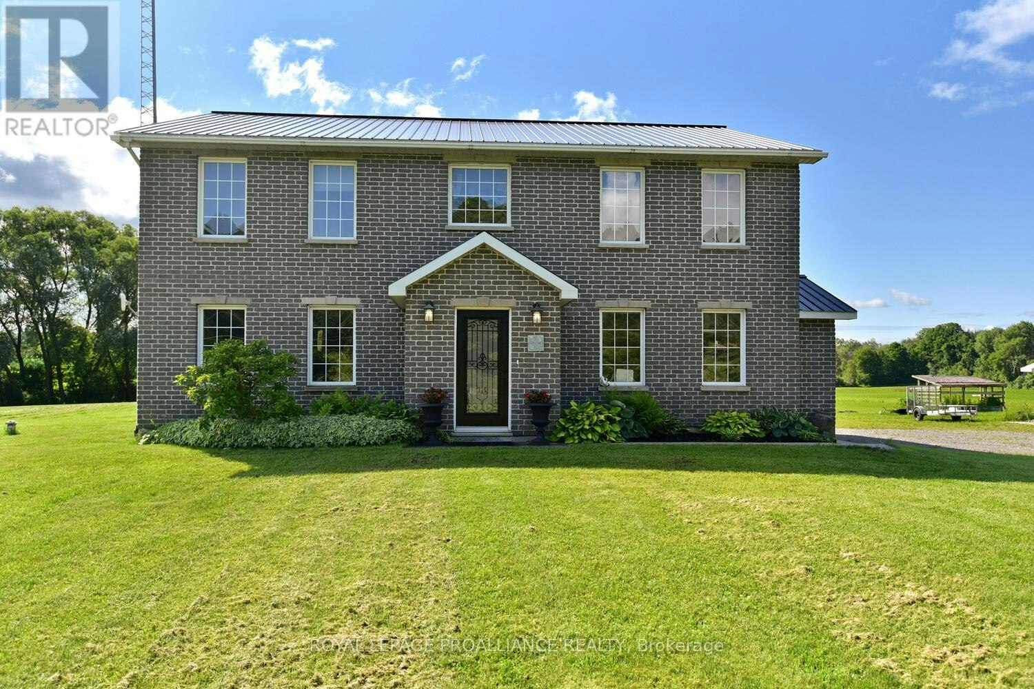 1367 Hallecks Road E, Elizabethtown, ON, K6V 5T3