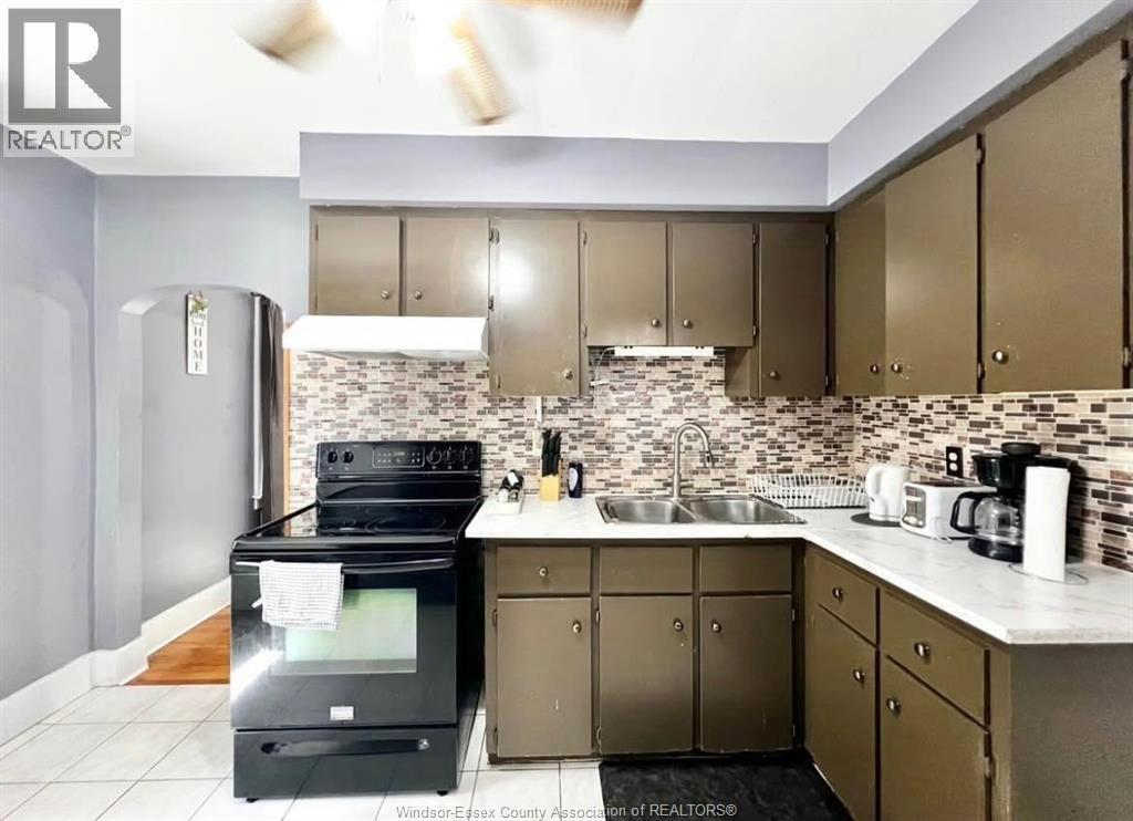 1484 Langlois Avenue, Windsor, ON, N8X 4M1 - 4
