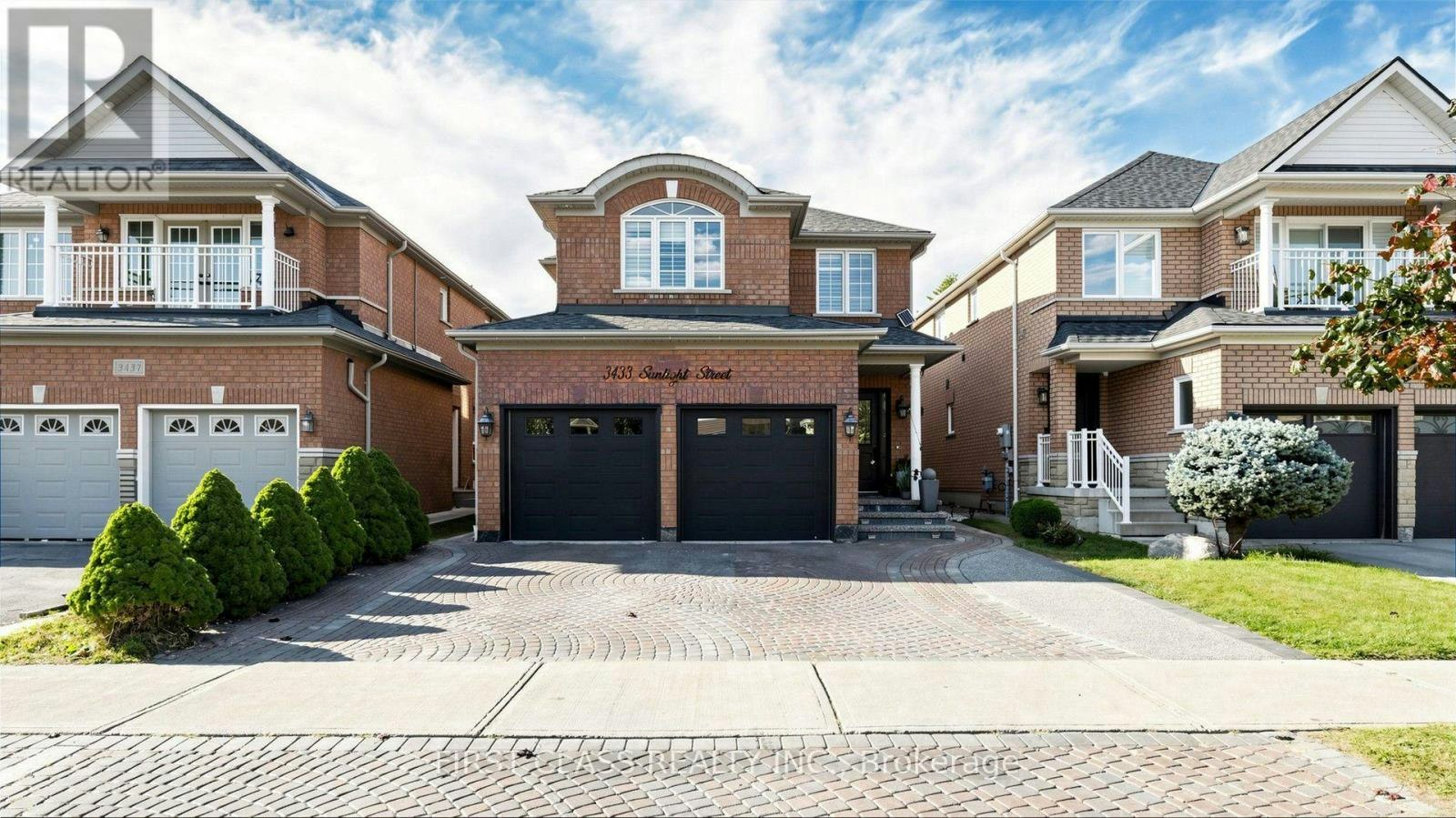 3433 Sunlight Street, Mississauga, ON, L5M 7M8