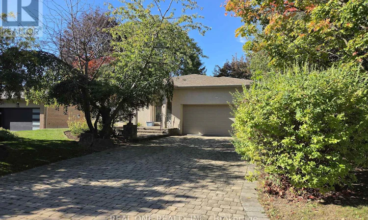 36 Wildrose Crescent E