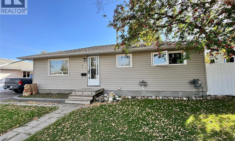 621 23rd Street W