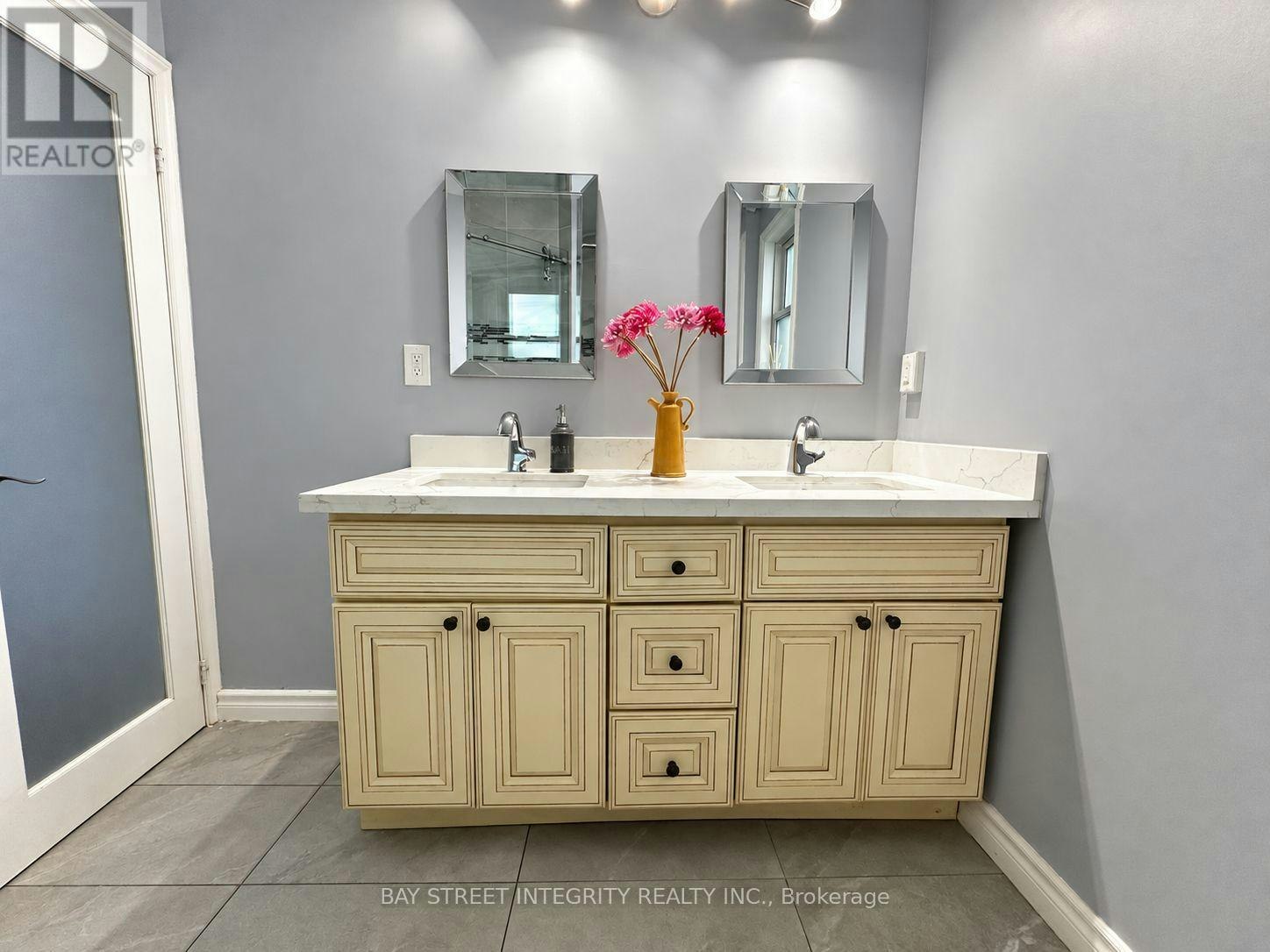 MAIN FLOOR-104 Shelborne Avenue, Toronto, ON, M5N 1Z3 - 24