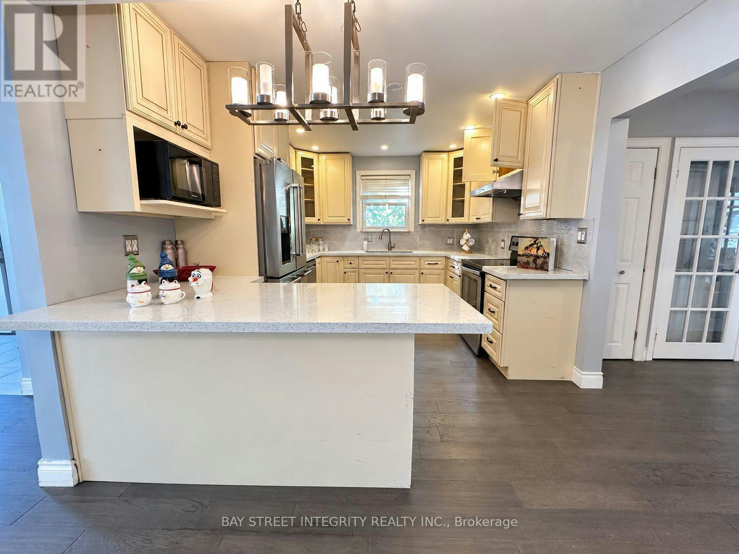 MAIN FLOOR-104 Shelborne Avenue, Toronto, ON, M5N 1Z3 - 18