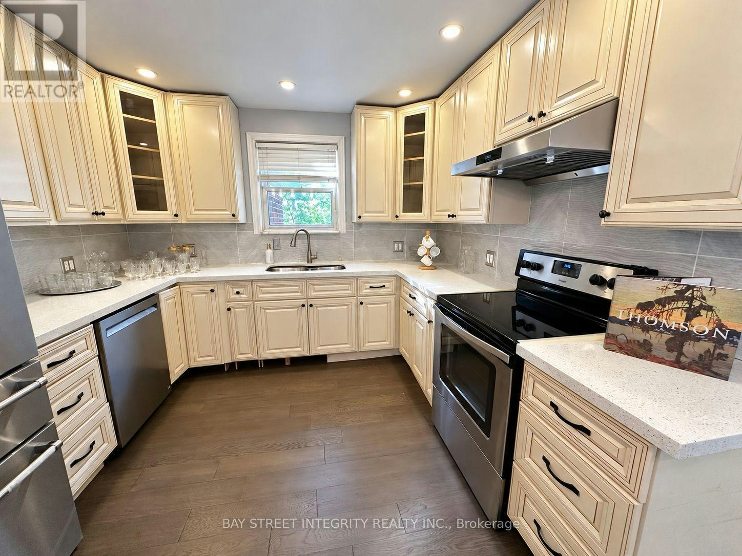 MAIN FLOOR-104 Shelborne Avenue, Toronto, ON, M5N 1Z3 - 21