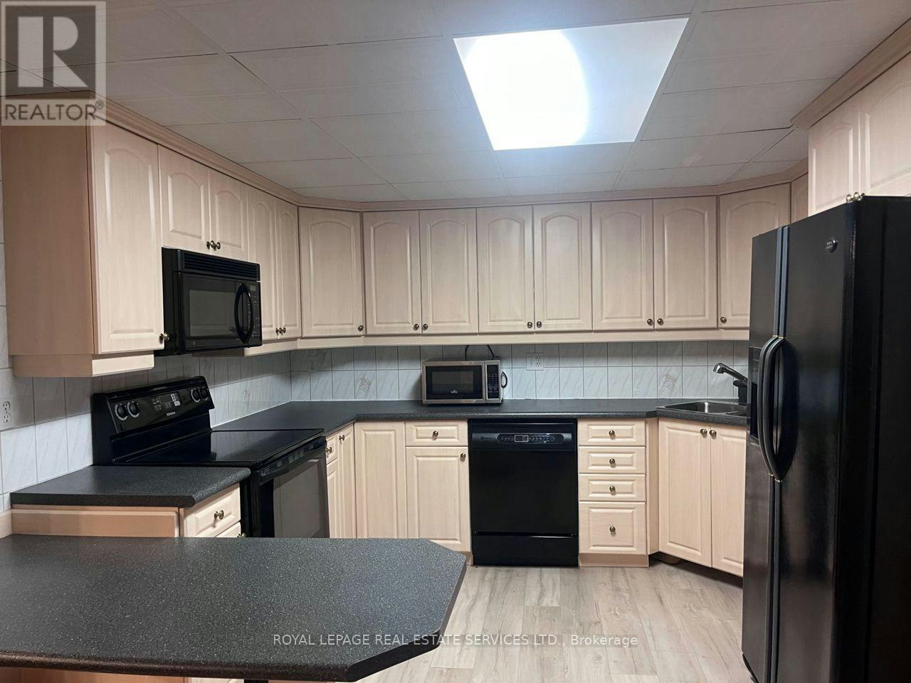 BSMT-2090 Laurelwood Drive, Oakville, ON, L6H 4S7 - 4