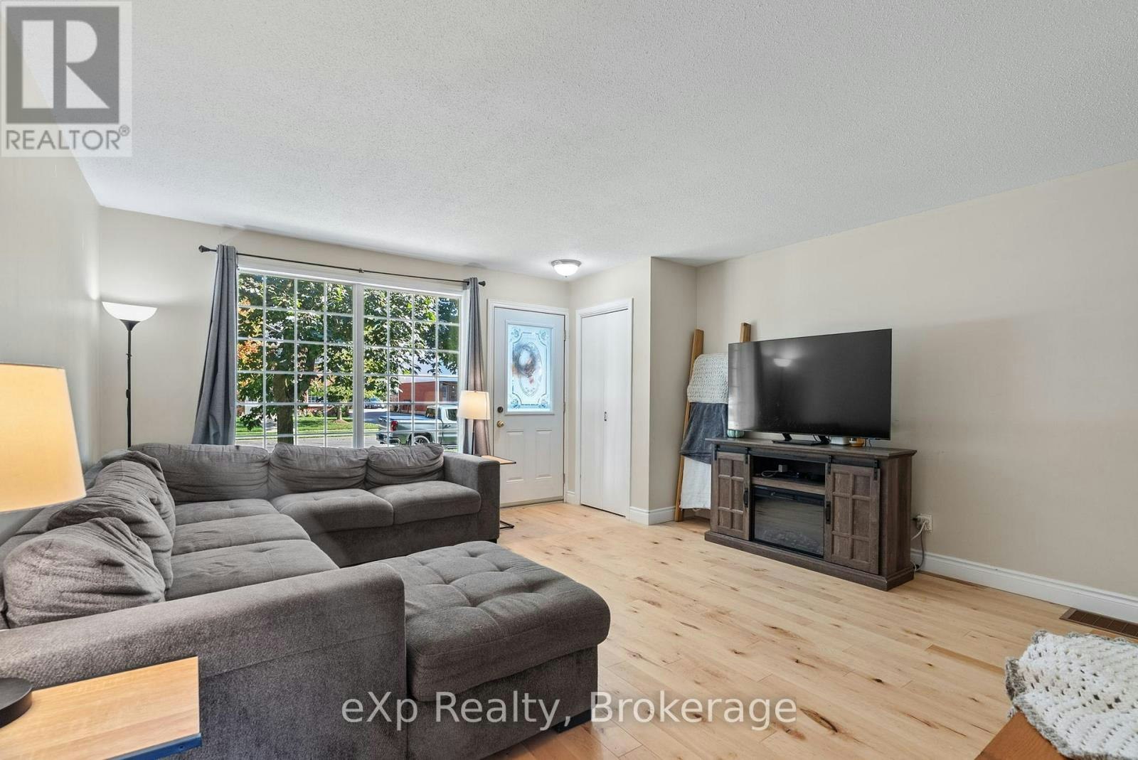 286 Dufferin Street, Stratford, ON, N5A 2H2 - 2