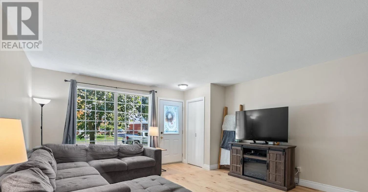 286 Dufferin Street, Stratford, ON, N5A 2H2 - 2