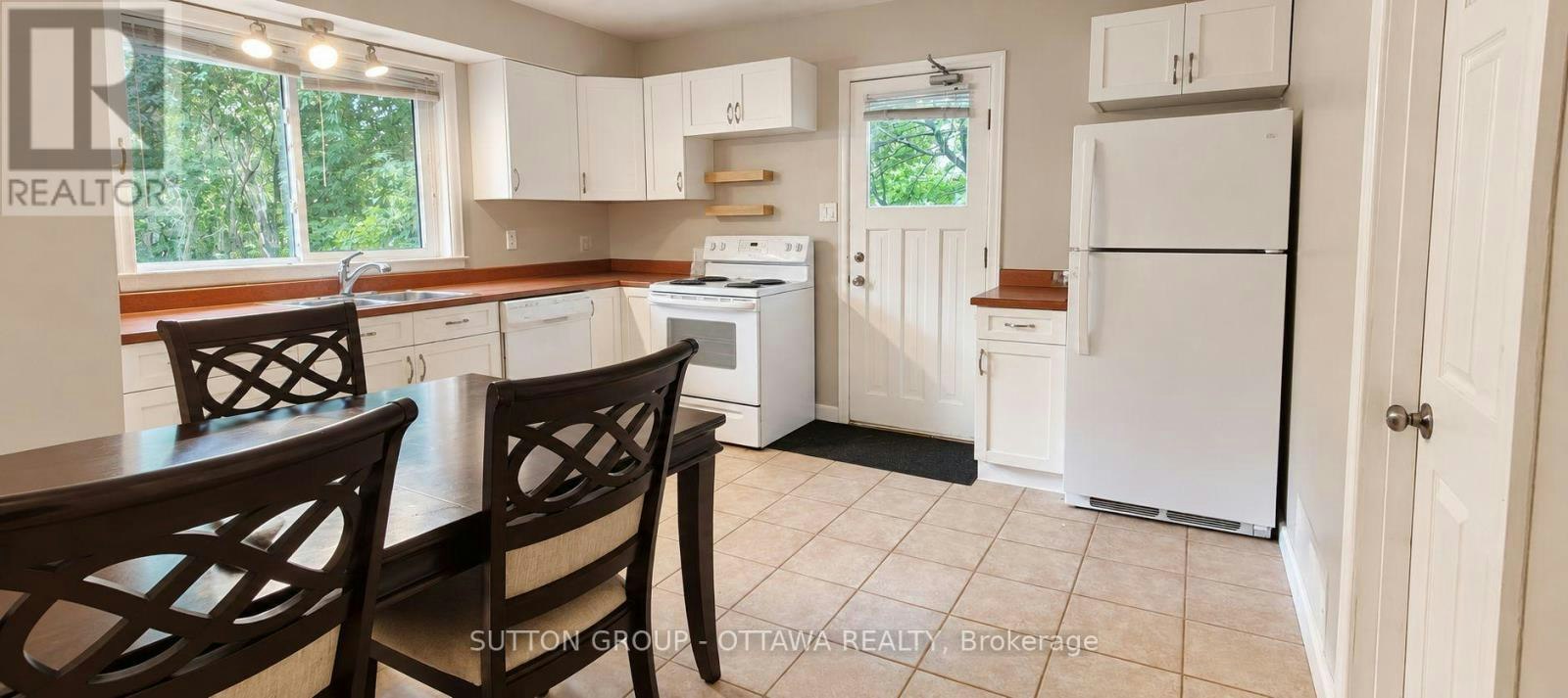 A-3033 Richmond Road, Ottawa, ON, K2B 6S6 - 2