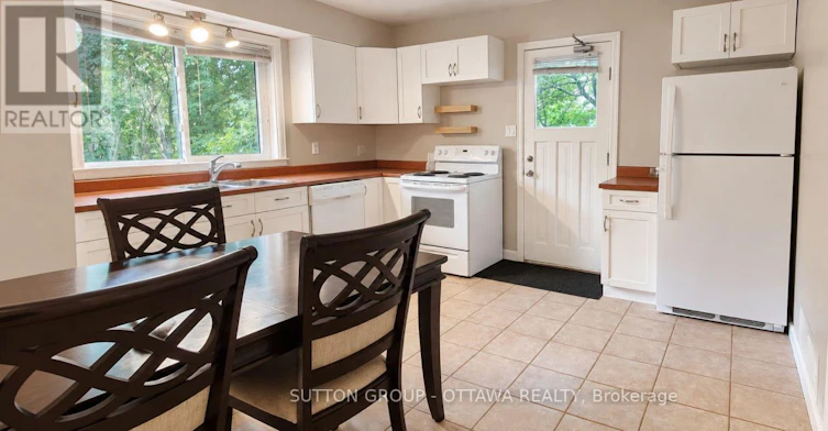 A-3033 Richmond Road, Ottawa, ON, K2B 6S6 - 2