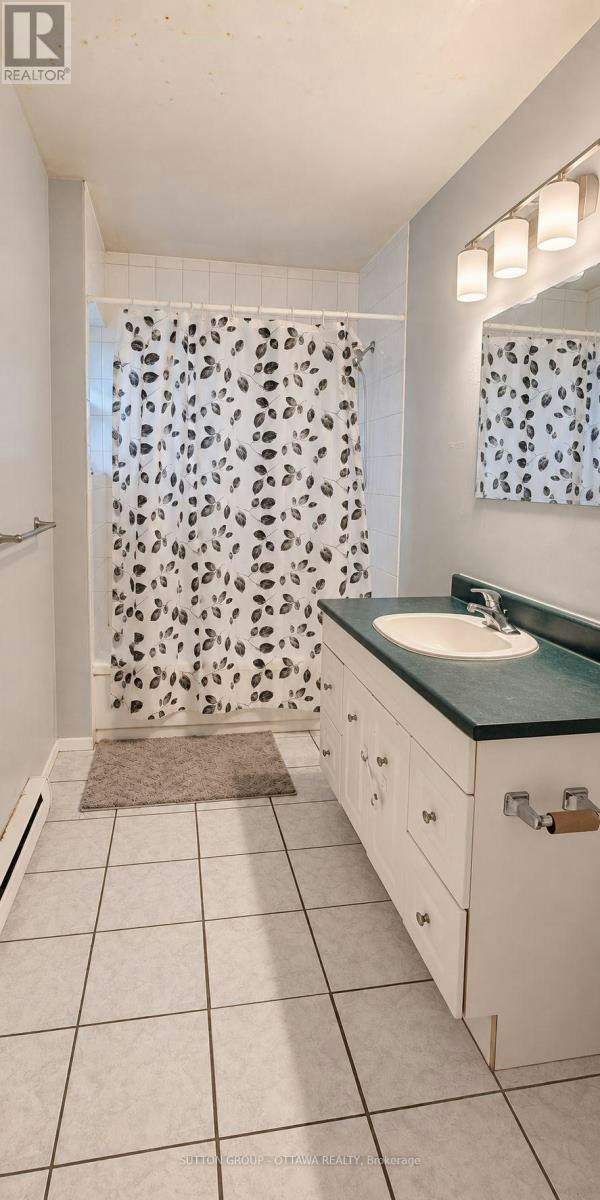 A-3033 Richmond Road, Ottawa, ON, K2B 6S6 - 4
