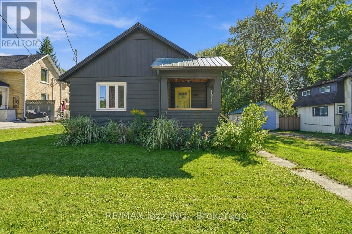388 Eagle Street, Newmarket, ON, L3Y 1K4