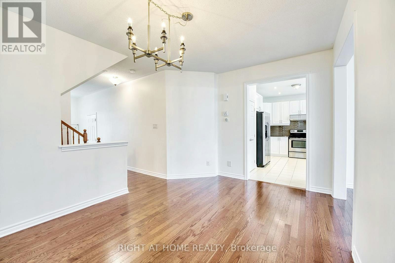 31 Summitview Drive, Ottawa, ON, K2M 2V9 - 4