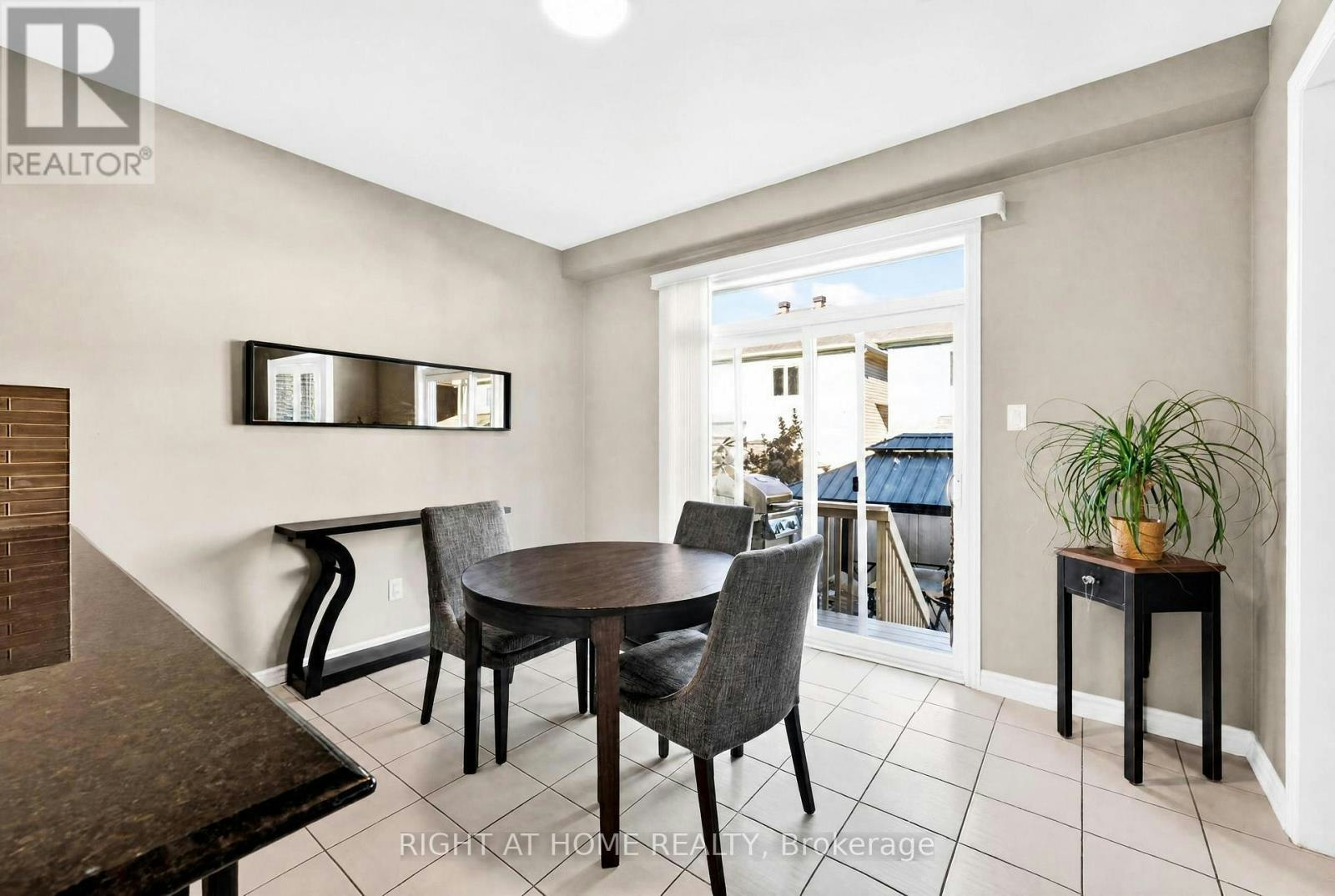 31 Summitview Drive, Ottawa, ON, K2M 2V9 - 9