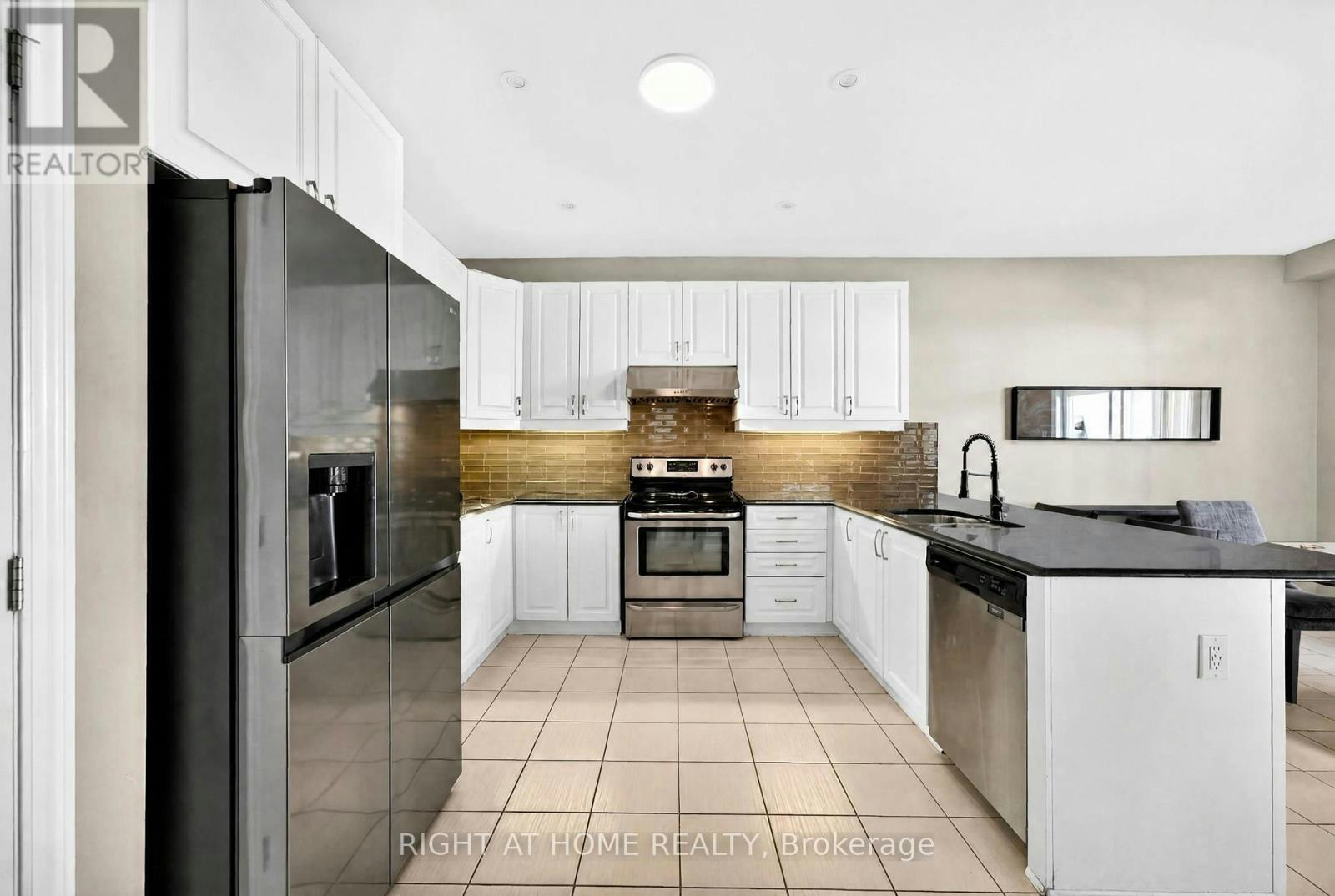31 Summitview Drive, Ottawa, ON, K2M 2V9 - 6