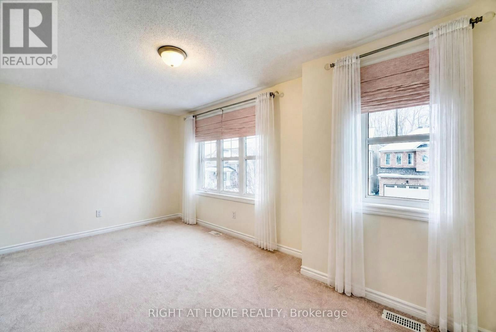 31 Summitview Drive, Ottawa, ON, K2M 2V9 - 14