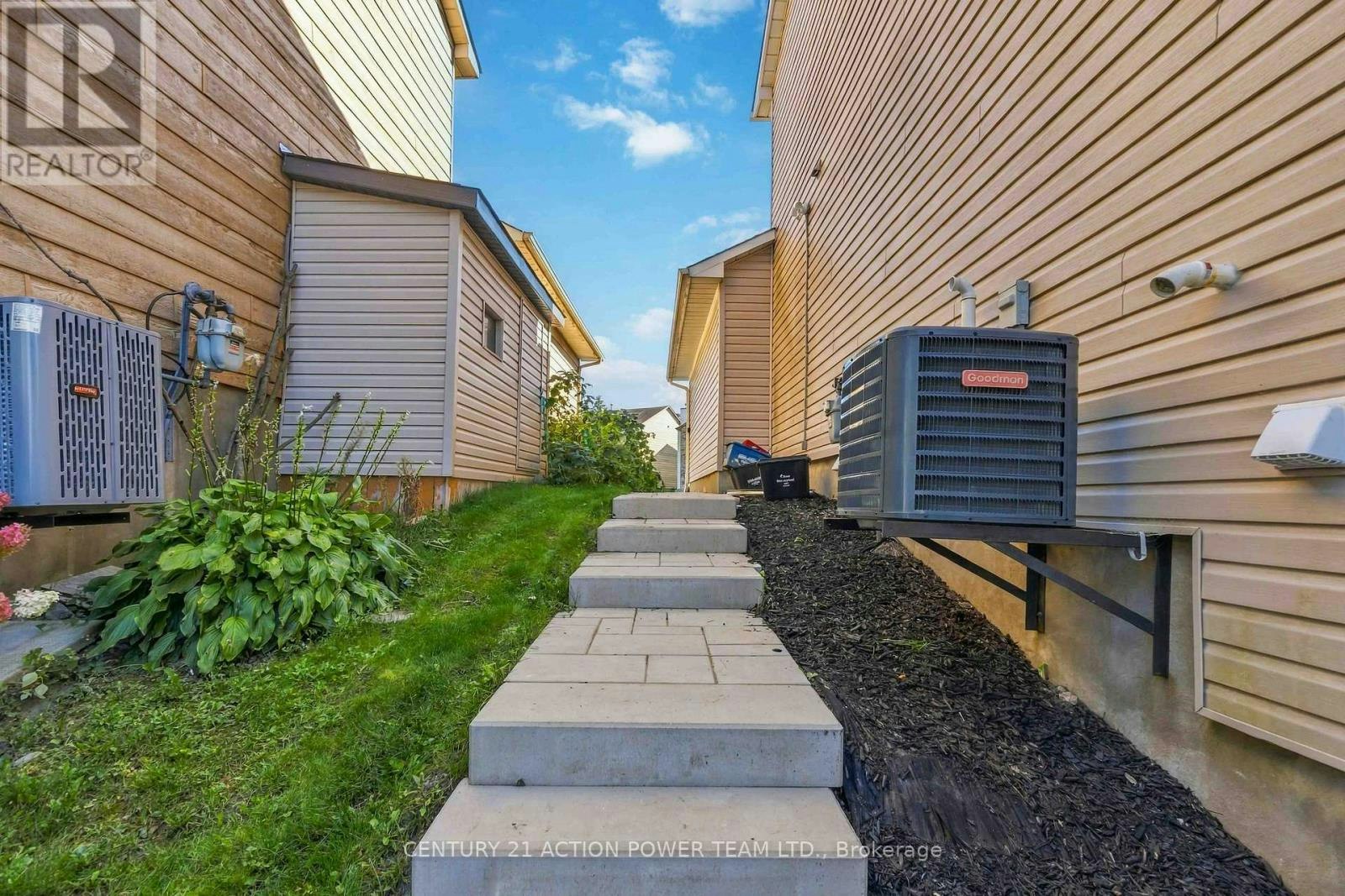 B-1936 Longman Crescent, Ottawa, ON, K1C 5G6 - 3