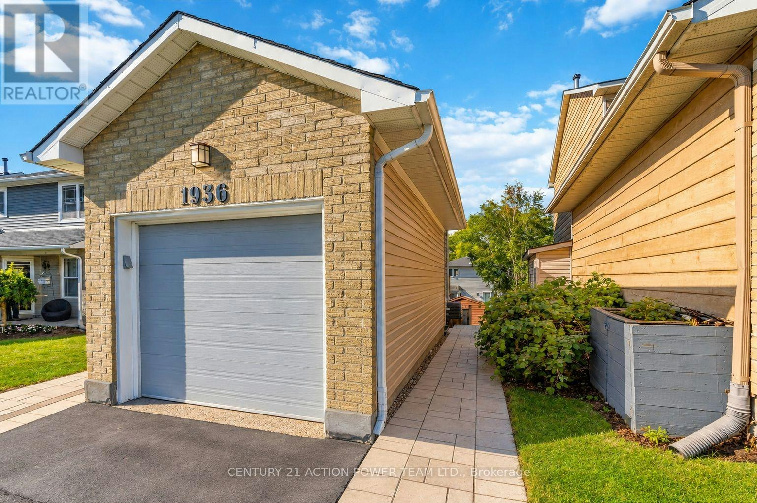 B-1936 Longman Crescent, Ottawa, ON, K1C 5G6 - 2