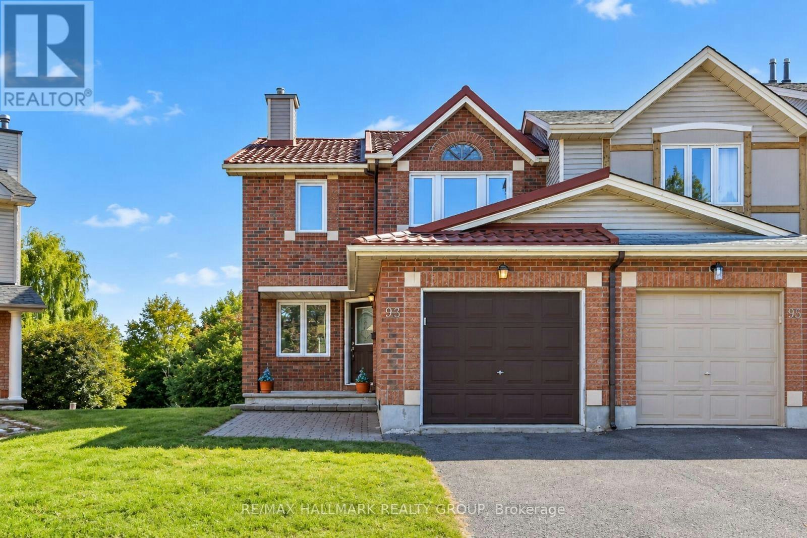 93 Banchory Crescent, Ottawa, ON, K2K 2V2