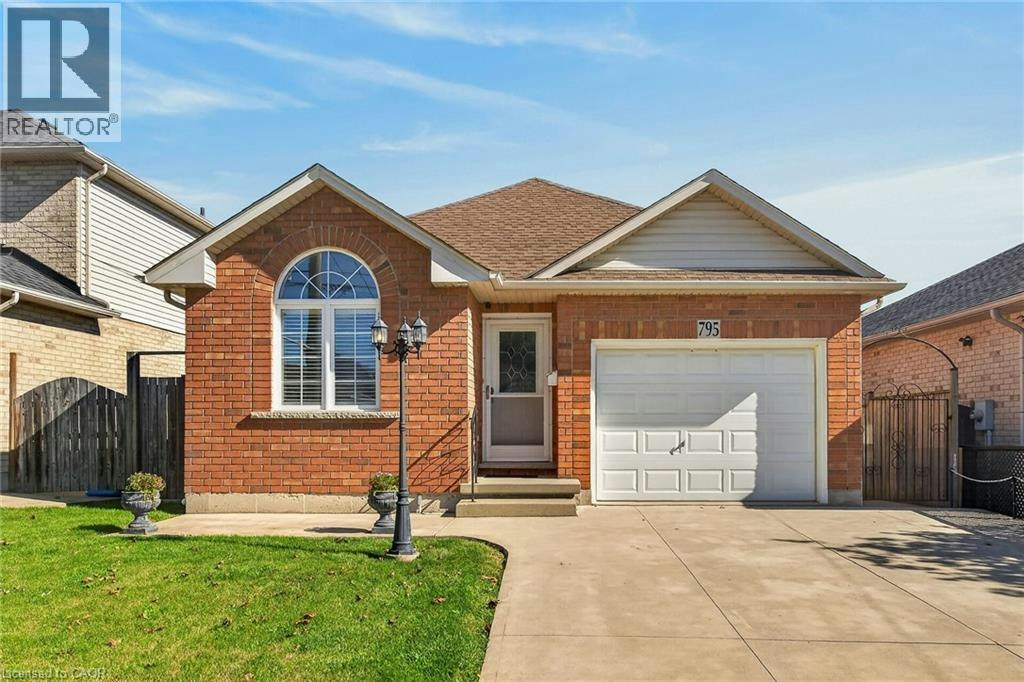 795 Tenth Avenue, Hamilton, ON, L8T 2G4