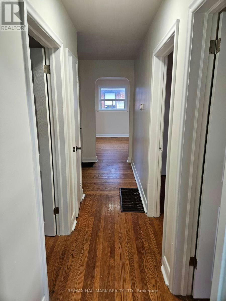 4 Clevedon Street, Toronto, ON, M3M 1M4
