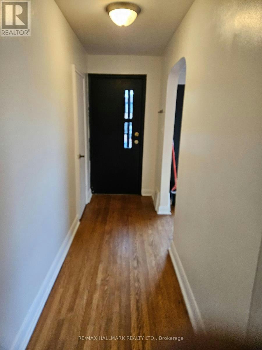 4 Clevedon Street, Toronto, ON, M3M 1M4 - 3