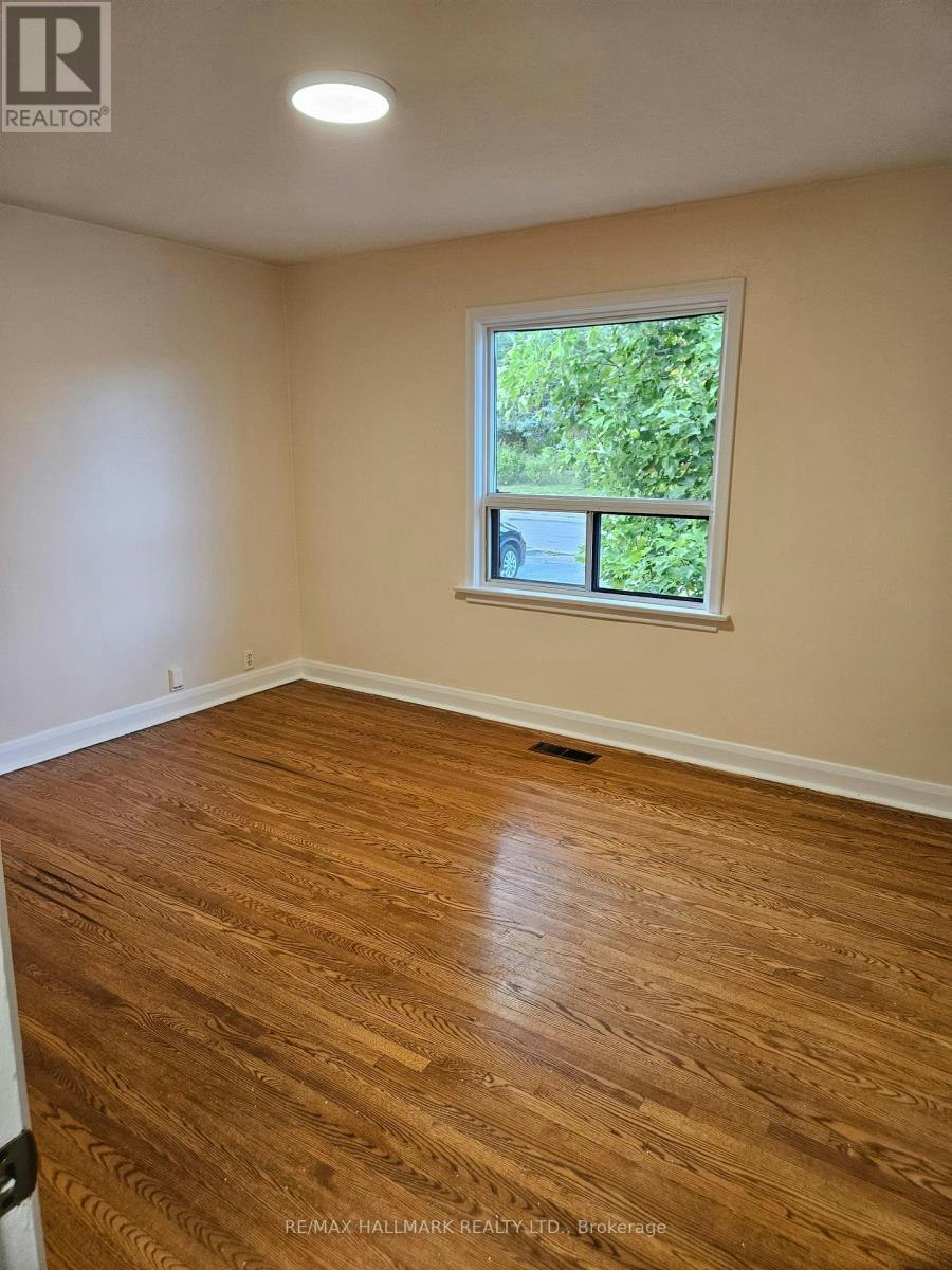 4 Clevedon Street, Toronto, ON, M3M 1M4 - 2