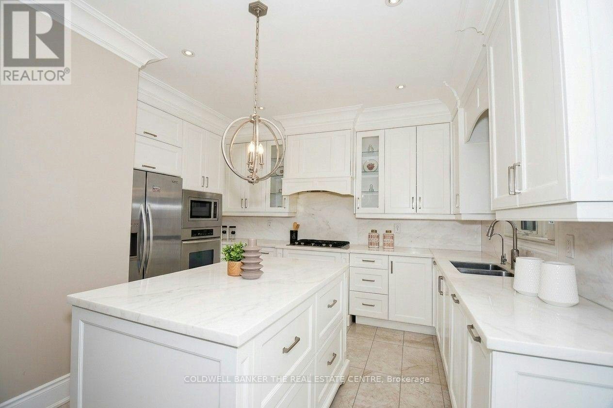 304 Tower Hill Road, Richmond Hill, ON, L4E 0A7