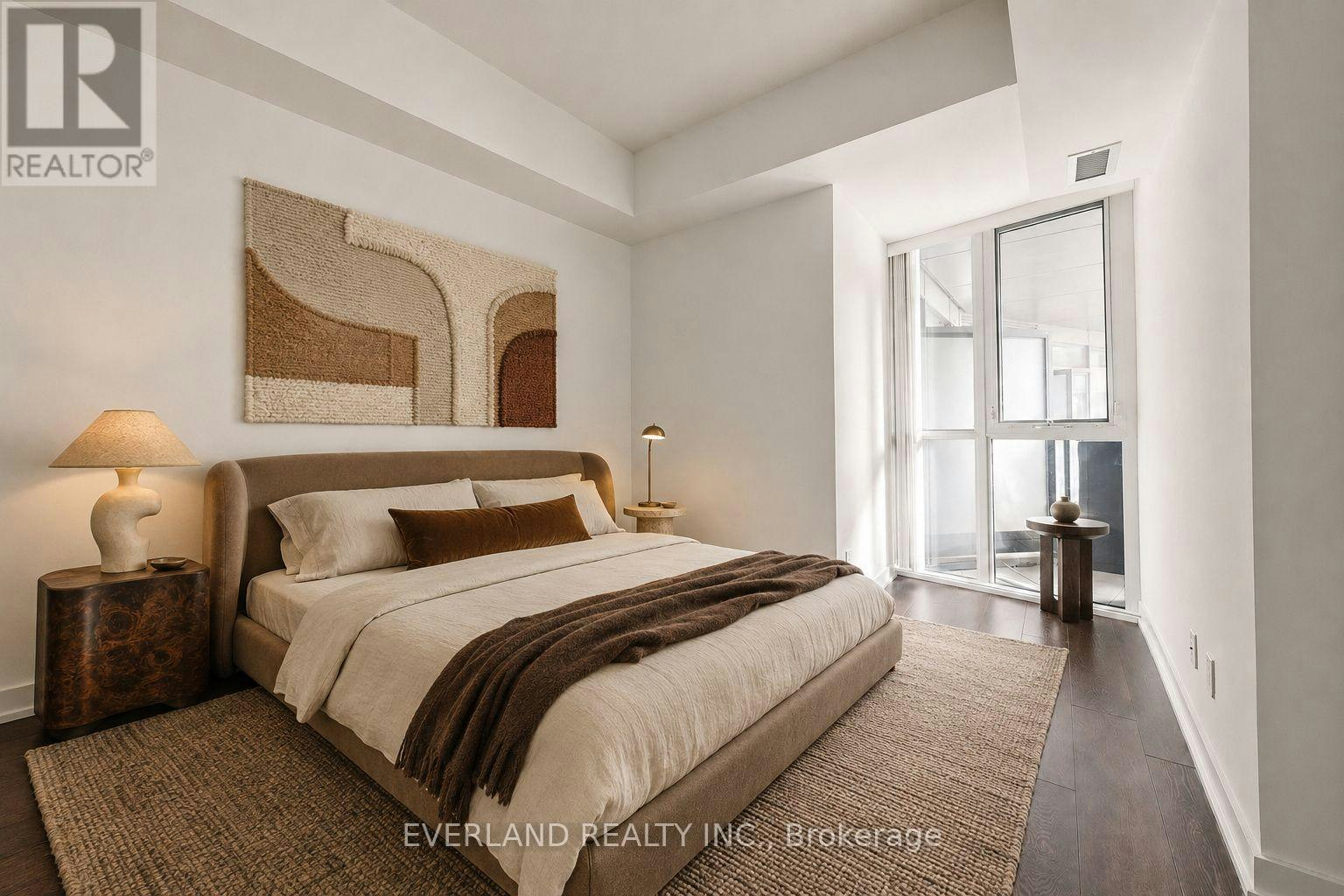 201-20 Bruyeres Mews, Toronto, ON, M5V 0G8