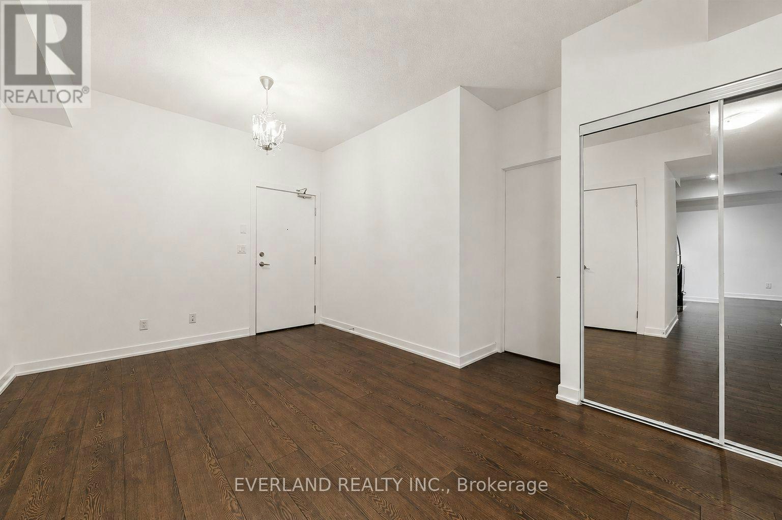 201-20 Bruyeres Mews, Toronto, ON, M5V 0G8 - 8