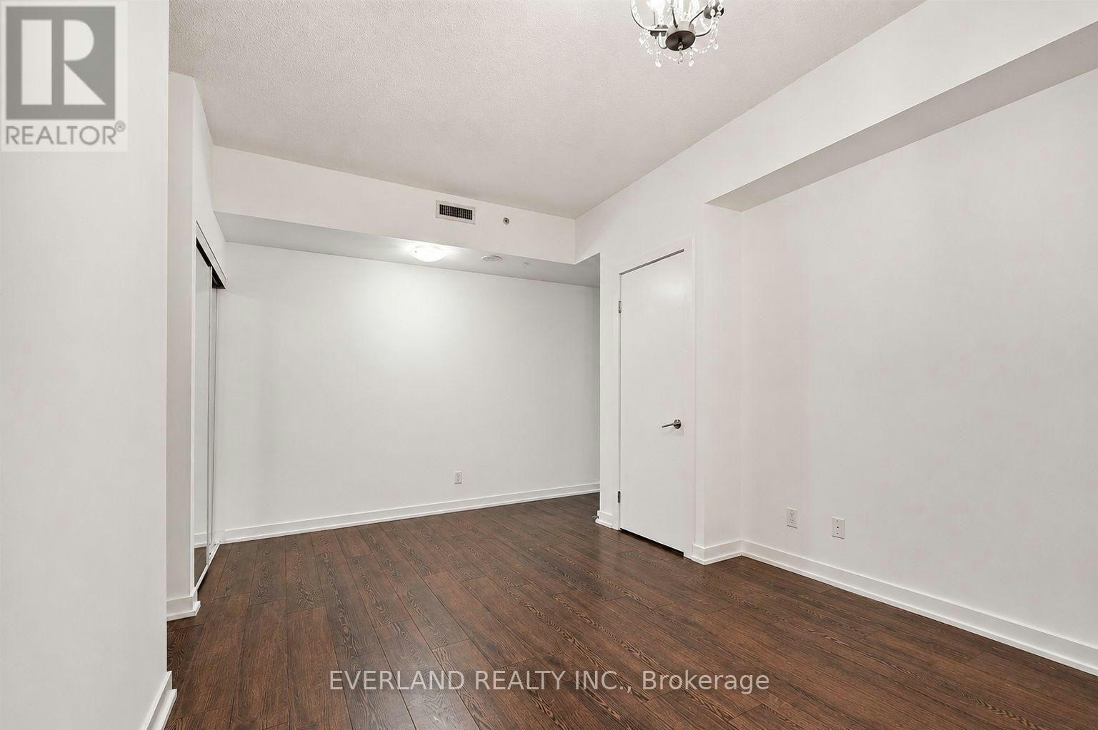 201-20 Bruyeres Mews, Toronto, ON, M5V 0G8 - 7