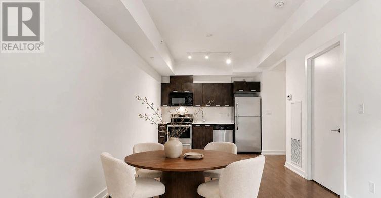 201-20 Bruyeres Mews, Toronto, ON, M5V 0G8 - 4