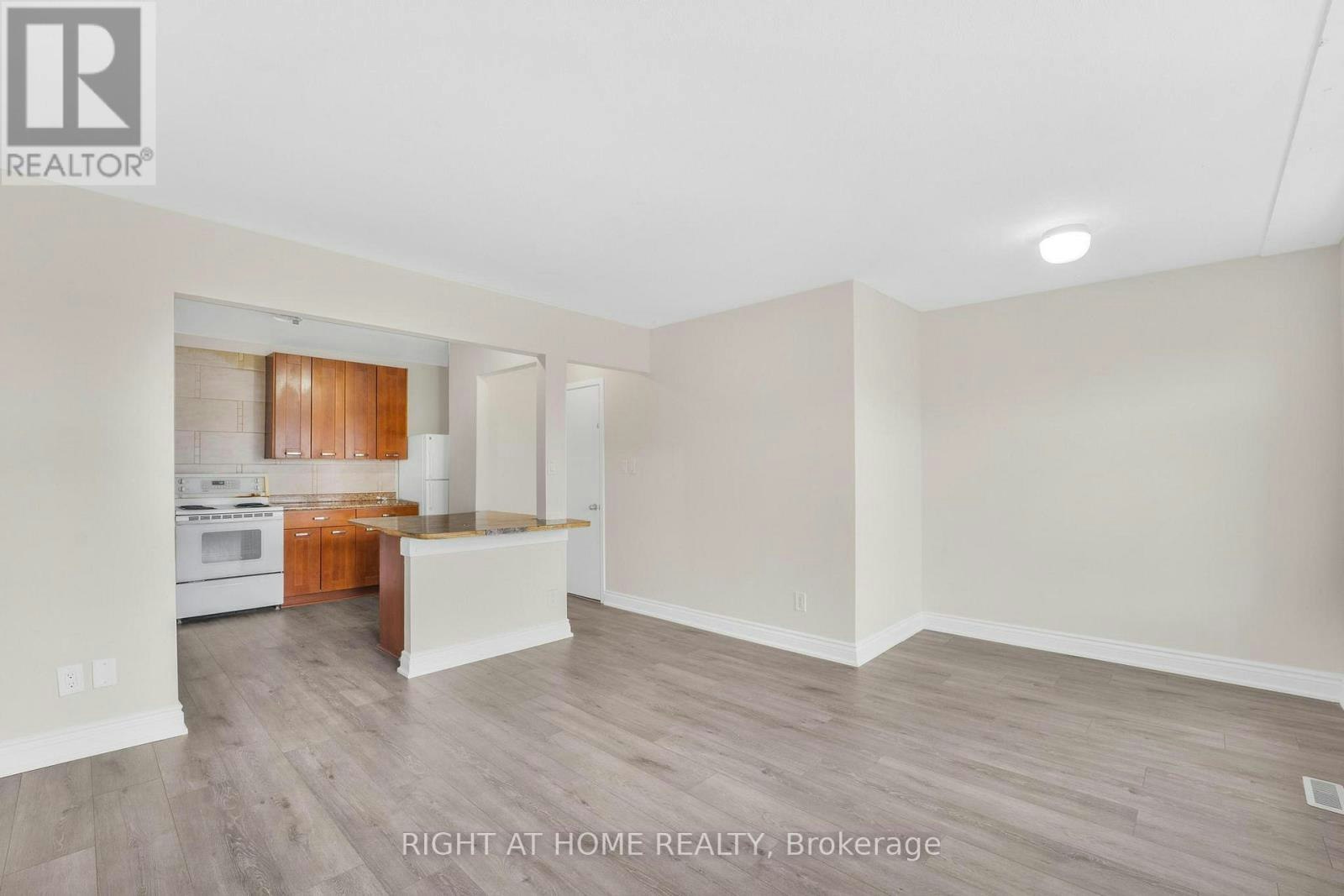 1698A Eglinton Avenue W, Toronto, ON, M6E 2H5 - 2
