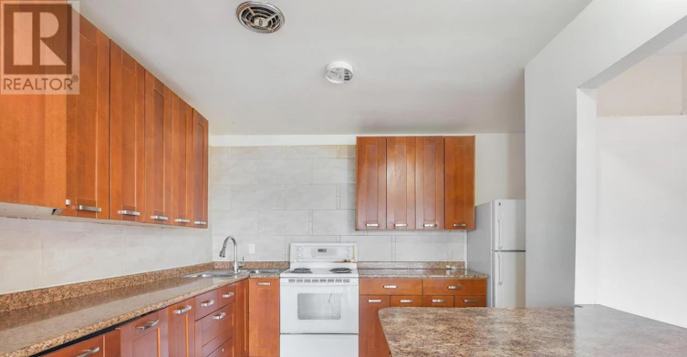 1698A Eglinton Avenue W, Toronto, ON, M6E 2H5 - 7