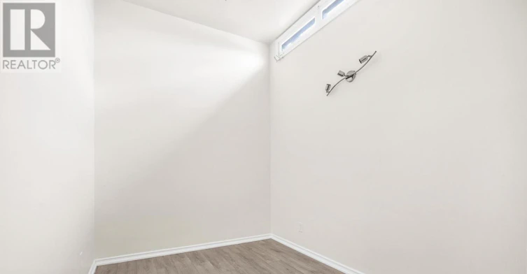 1698A Eglinton Avenue W, Toronto, ON, M6E 2H5 - 14