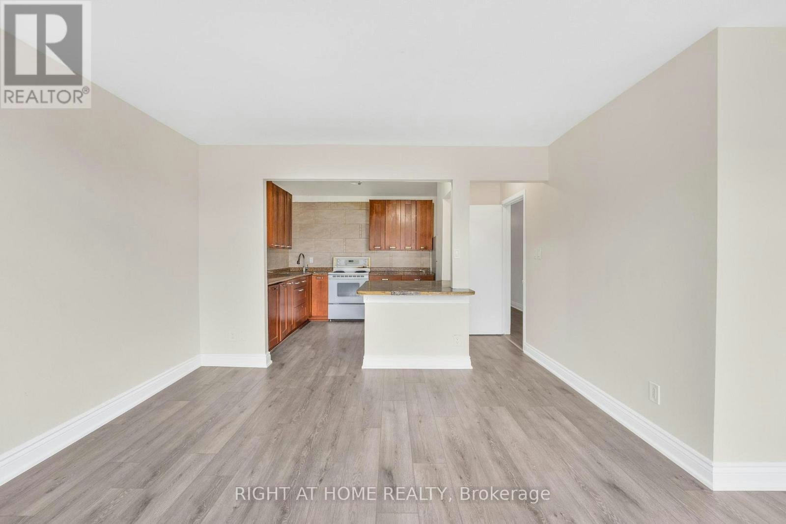 1698A Eglinton Avenue W, Toronto, ON, M6E 2H5 - 5