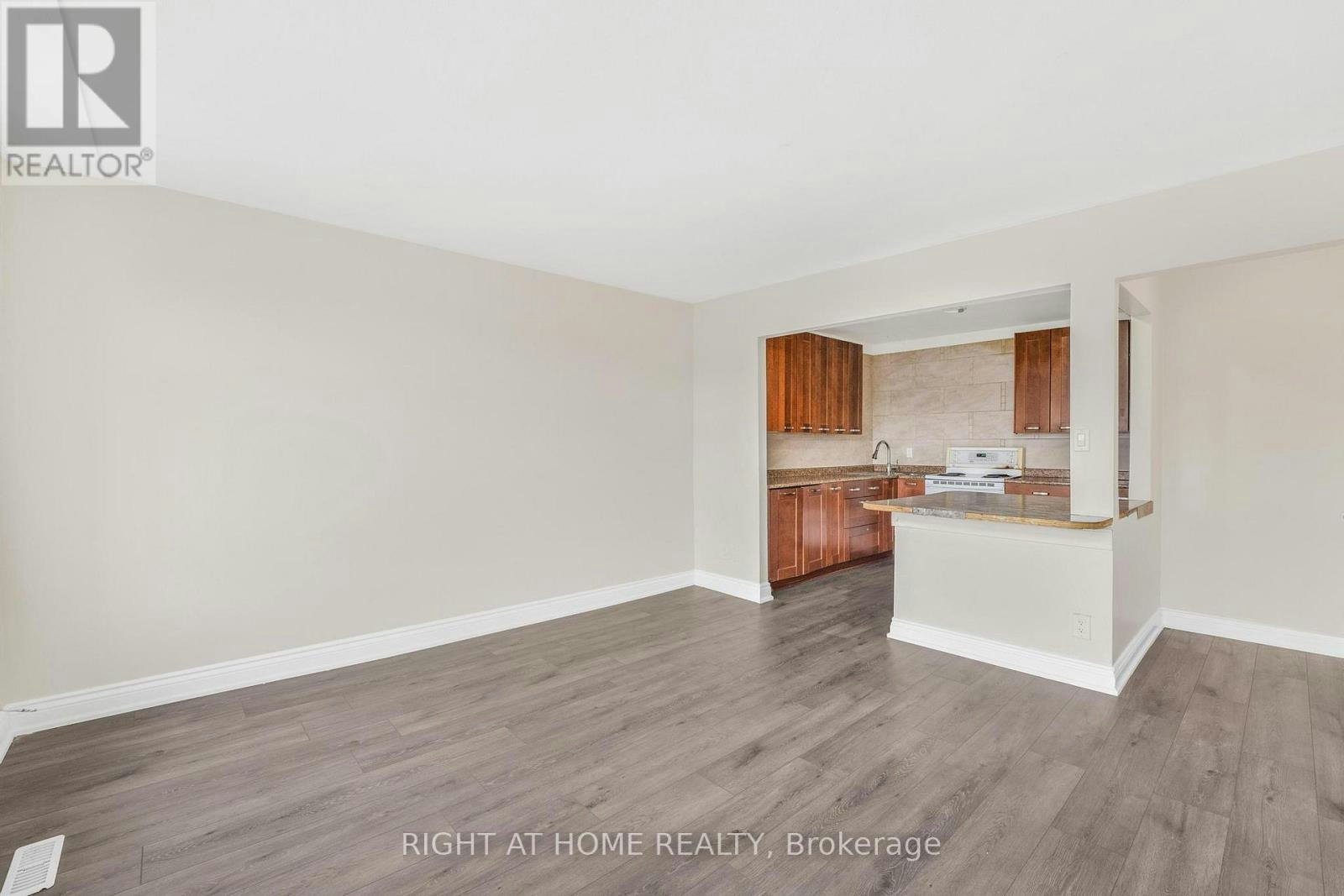 1698A Eglinton Avenue W, Toronto, ON, M6E 2H5